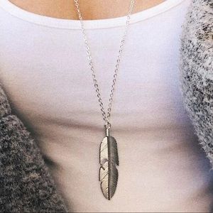 Feather hanging pendant chain necklace